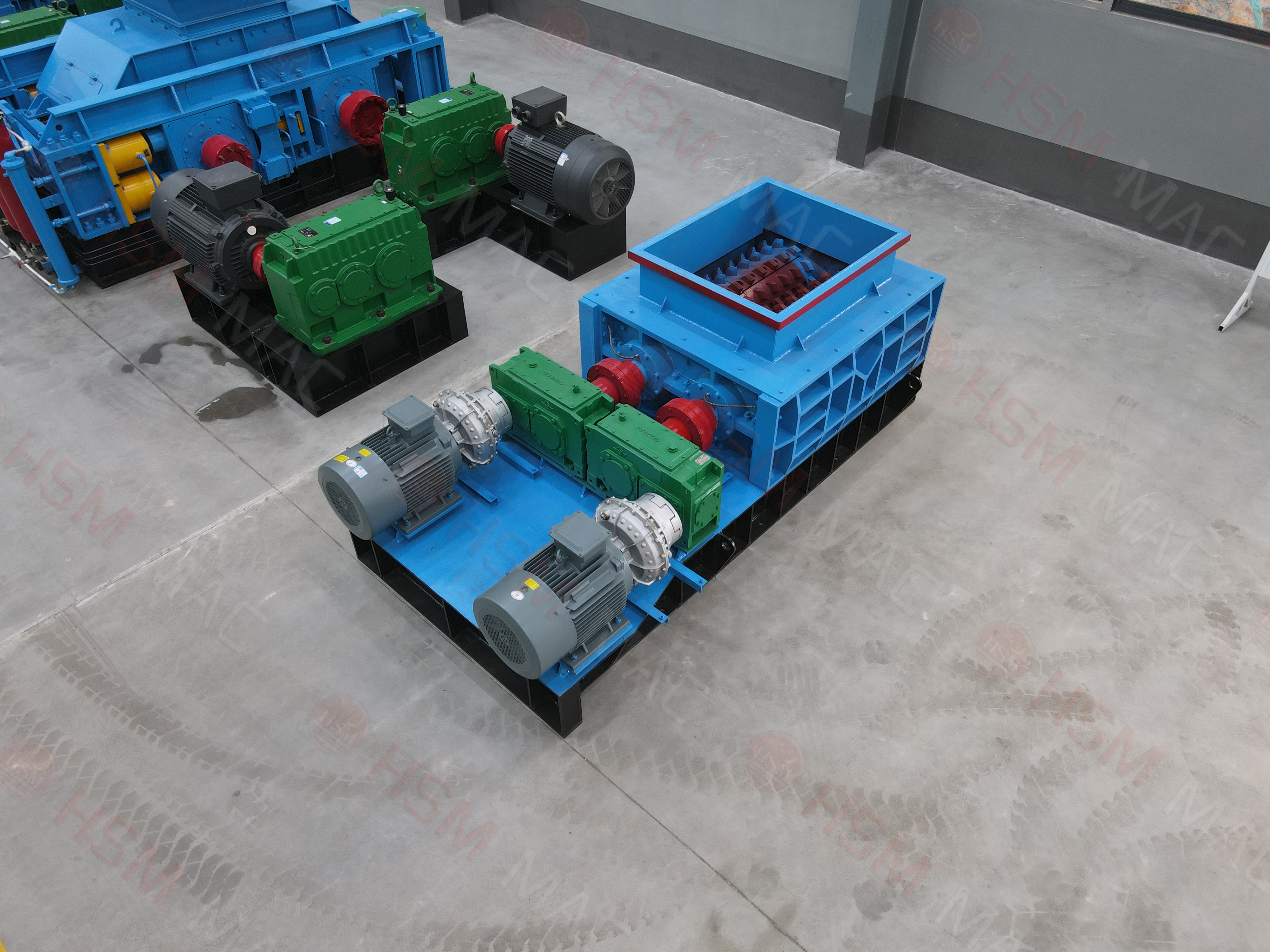 強(qiáng)力分級(jí)齒輥破碎機(jī)